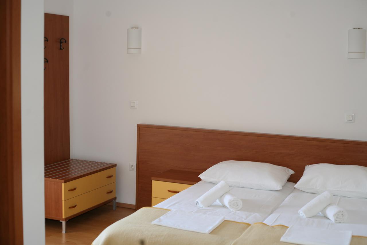 Blue Frog Hotell Hrvace Eksteriør bilde